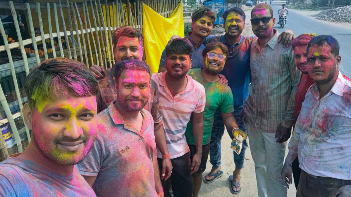 ambirockon's tweet photo. #Holi2023 #InternationalWomensDay https://t.co/ndU2a4EYHO