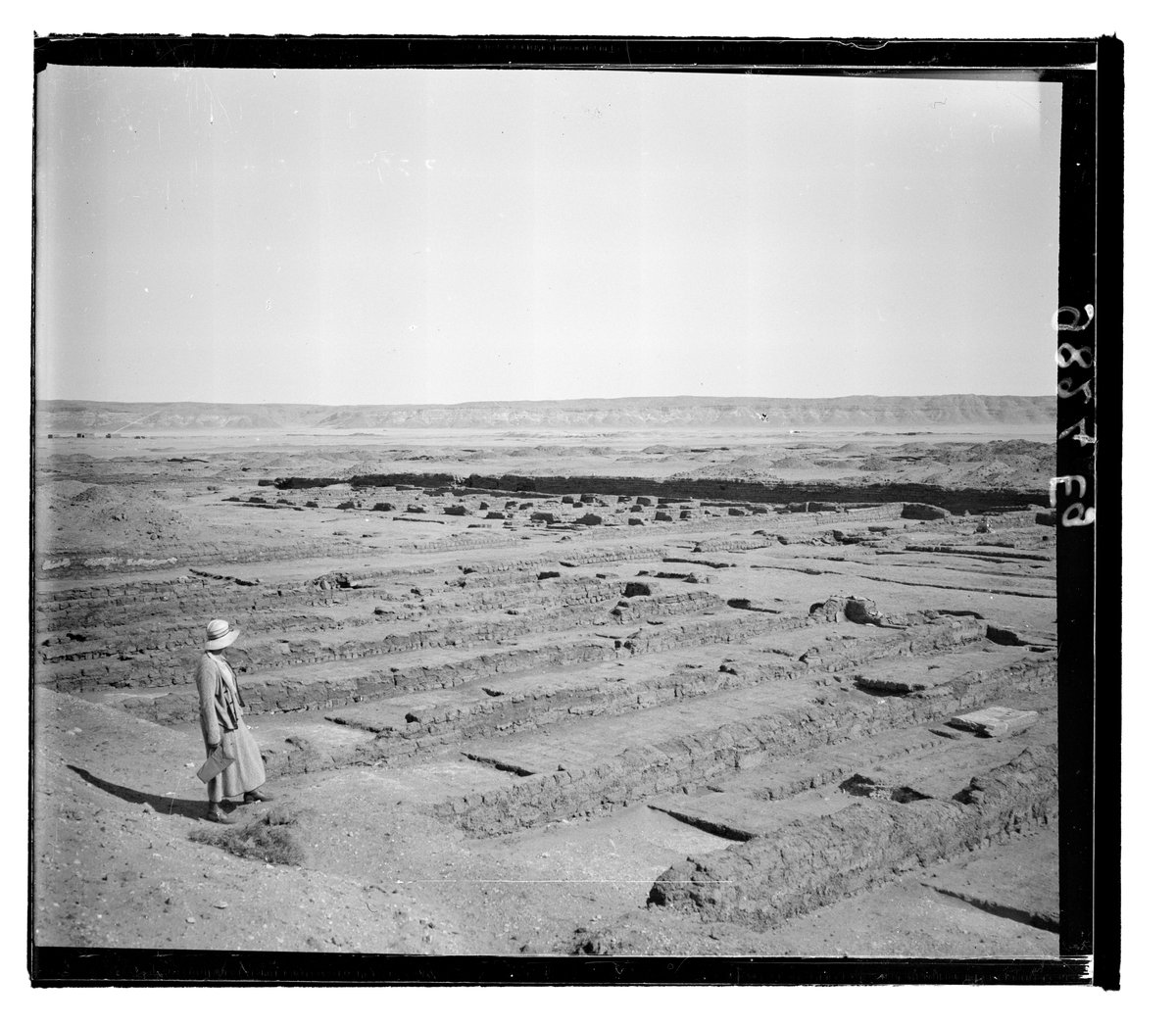 ProjectSura's tweet photo. On International Women’s Day, we put the spotlight on Marcelle Werbrouck, Belgium’s first female #Egyptologist. She studied Egyptology with Jean Capart and quickly became one of his closest collaborators, both in the @ArtHistoryBRU &amp; the Fondation Égyptologique Reine Élisabeth. https://t.co/5XwLT0PZ3H