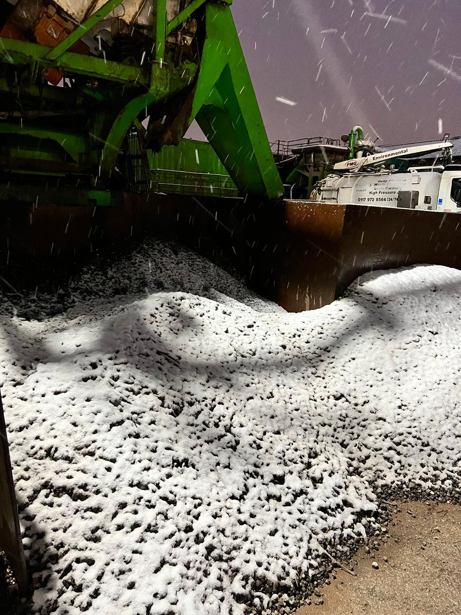 A snowy start in Bristol today at our recycling plant! ❄️ 

We are open as usual to accept your road sweeping and gully waste:
Mon - Fri 6am to 6pm. 
For out-of-hours, please call our office on 0117 972 8564.

 #ZeroToLandfill #TankerHire #WasteRecycling #BristolZeroWaste