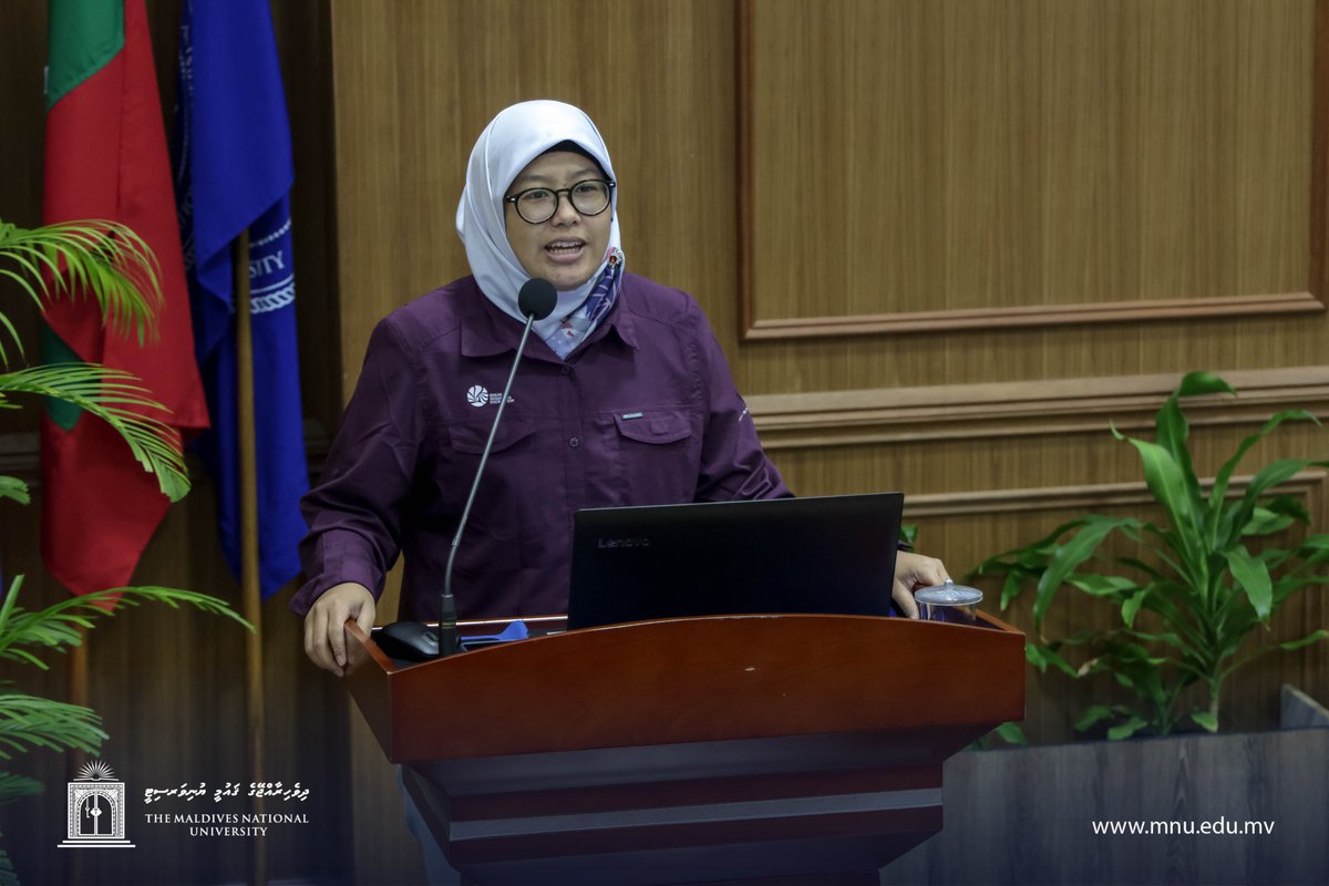 MNUedu's tweet photo. A Public Lecture was held today at The Maldives National University on how Natural Capital enables informed decision making in environmental management, presented by Dr. Jordan Gacutan and Ms. Maria G. Alarcon, University of New South Wales. https://t.co/CneGB9Elge