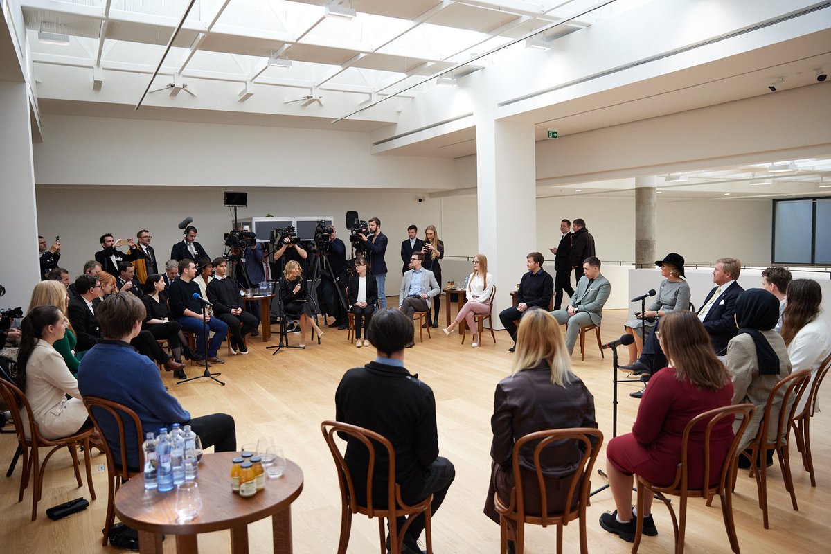 NLinSlovakia's tweet photo. On International Women’s Day, the Royal Couple joined President @ZuzanaCaputova in a discussion with students about #GenderEquality in the Slovak National Gallery. #NLSlovakia @NLambSlovakia https://t.co/8esj1IVX8h