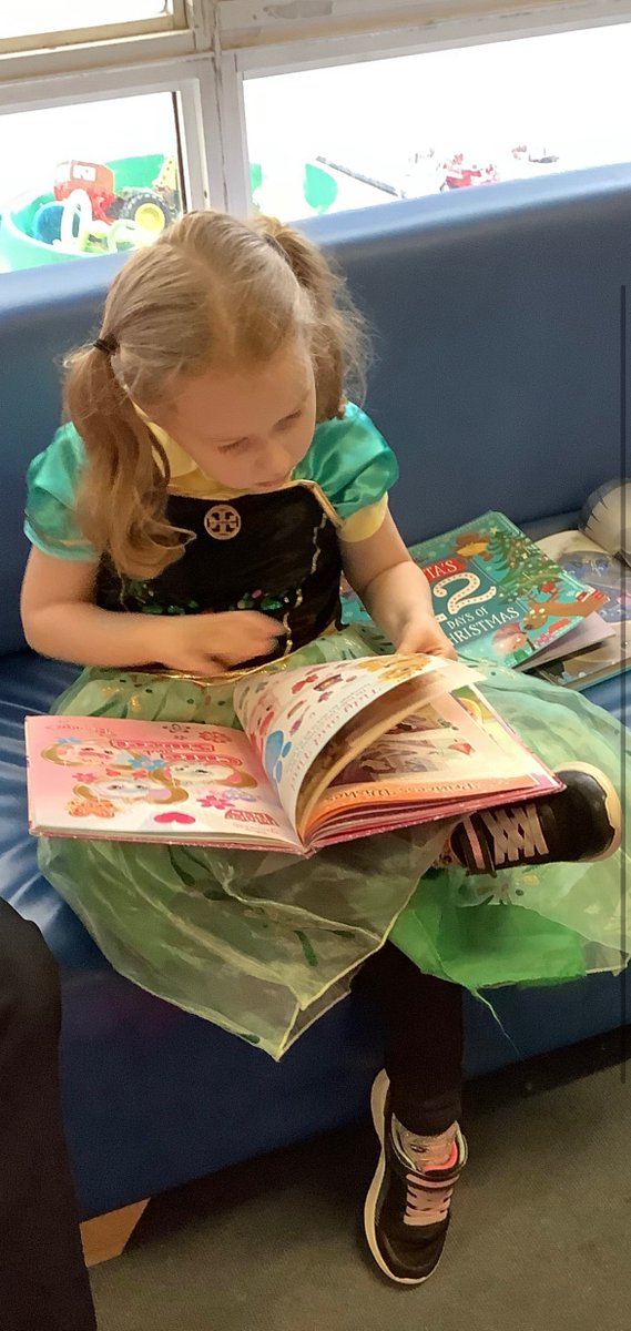 Robins class loved World Book Day. 
We enjoyed dressing up and listening to the story Stan and Mabel , we played and made instruments linked to the musical theme and even listened to live music in the hall.