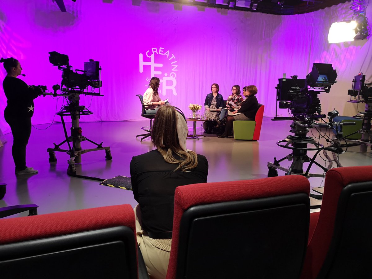 PaulDobsonuk's tweet photo. Watching an #events / #eventmanagement final year project going out live - A brilliant panel discussion. 
@cdesouthall @HelenPoole2 @sharkey_93 @BharatiCSingh @BusinessStaffs @StaffsUniJSS https://t.co/texhJk0keJ