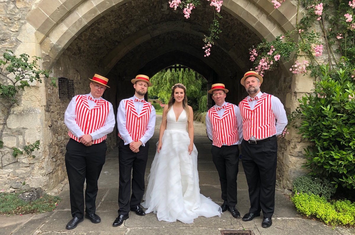 ChoirFixer's tweet photo. It's that time of year again, as the final cold snap passes, thoughts turn to Summer garden parties, wedding celebrations and maybe even street parties for the Coronation!

Don't forget to get your musicians booked early...

#Barbershop #WeddingChoirs #GospelChoir https://t.co/UoQ7LIuBDm