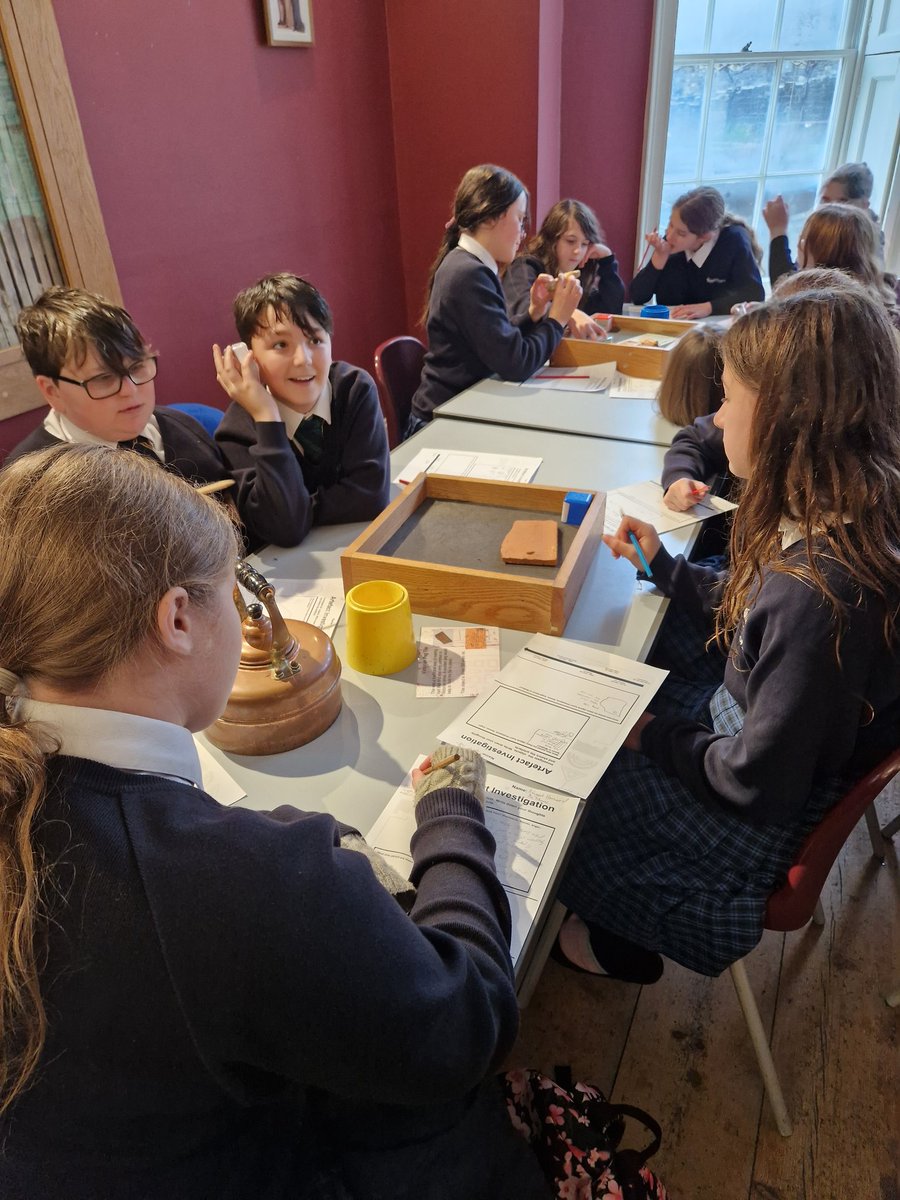 Applemore_Coll's tweet image. Year 7 Historians continuing their historical enquiry by looking at artifacts ranging from the Bronze Age to WWII #AmbitiousForAll #LearnItLoveItLiveIt