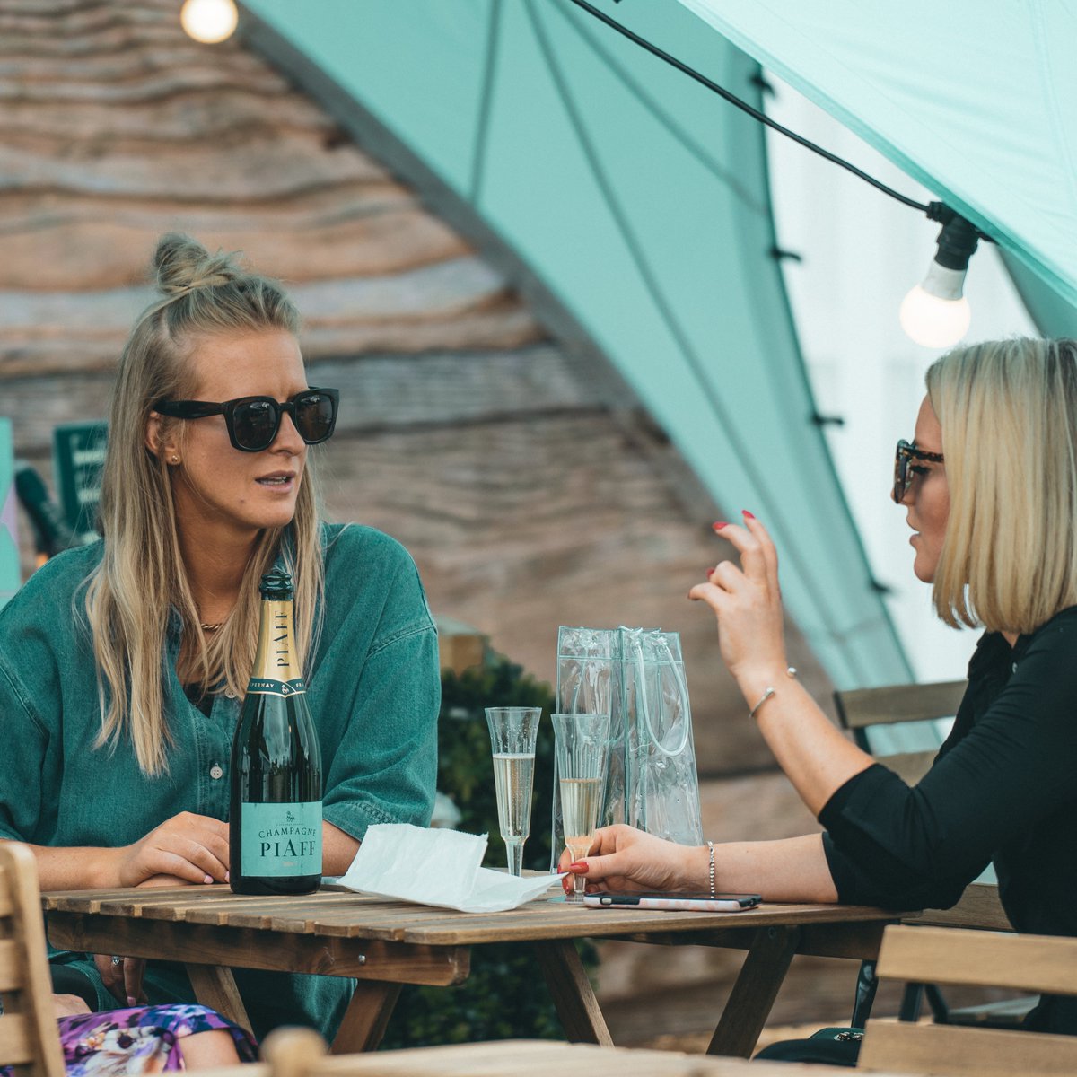 As a wise woman once said, "Two glasses of PIAFF please."🥂

Happy International Women’s Day to all the inspiring women in our lives.

#InternationalWomensDay #AnyExcuseForPIAFF #ChampagnePIAFF