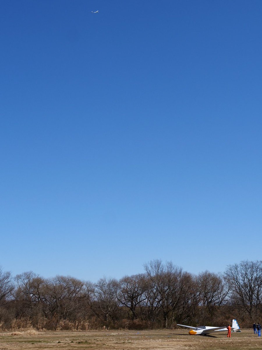 名古屋工業大学に合格された皆さん、おめでとうございます🌸🌸🌸

皆さん、空を飛んでみたくありませんか？？
名古屋工業大学航空部はグライダーに乗って空を飛ぶ部活です！

興味ある方はインスタやTwitterなどご連絡ください！！