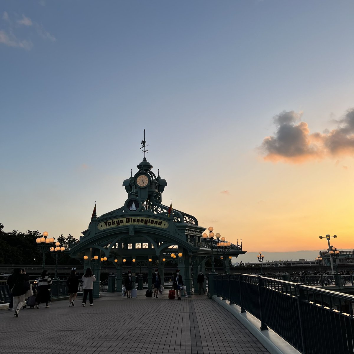 micho_073's tweet photo. 夕方の空がだいすき🌇☁️🫧 https://t.co/qnhBy8Ul7J