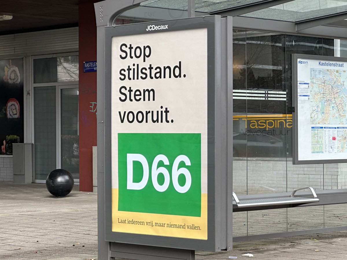 En ik maar denken dat de oorzaak van de stilstand en achteruitgang van Nederland bij D66 vandaan komt. ‘Het land op slot zetten’, dat kunnen ze goed bij deze club, die nog maar goed is voor een zetel of tien in de peilingen.
