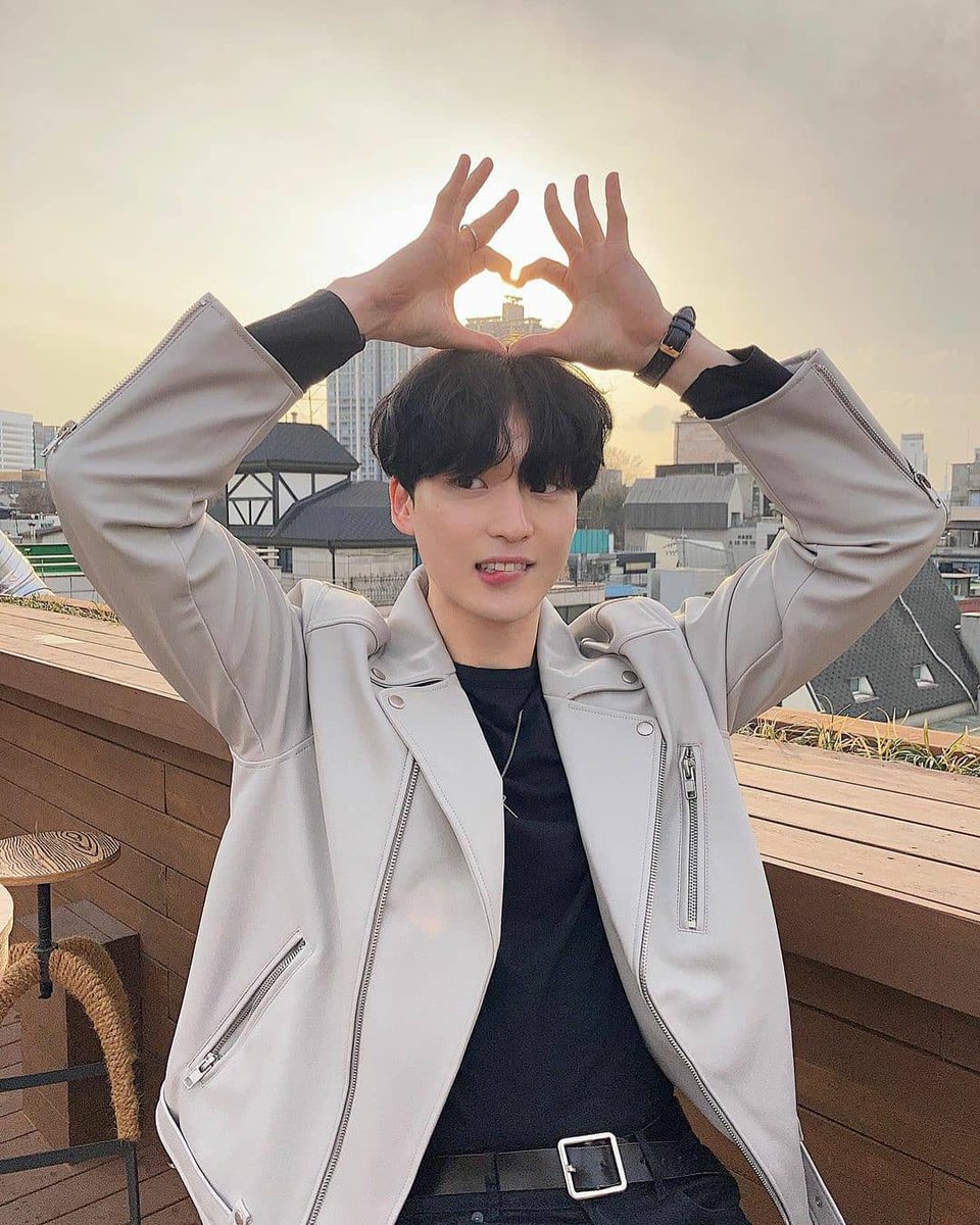 kangmeen_brasil's tweet photo. 'Cada mulher tem o seu charme, beleza e delicadeza particular. No entanto, todas têm uma força capaz de mover montanhas!'
Feliz dia das mulheres 💕💖
#김강민 #KIMKANGMIN #Kangmeen #Korea #fyp #viral #foryou #atorcoreano #modelocoreano #coreano #DiaInternacionalDaMulher https://t.co/nCmg0xo5xc