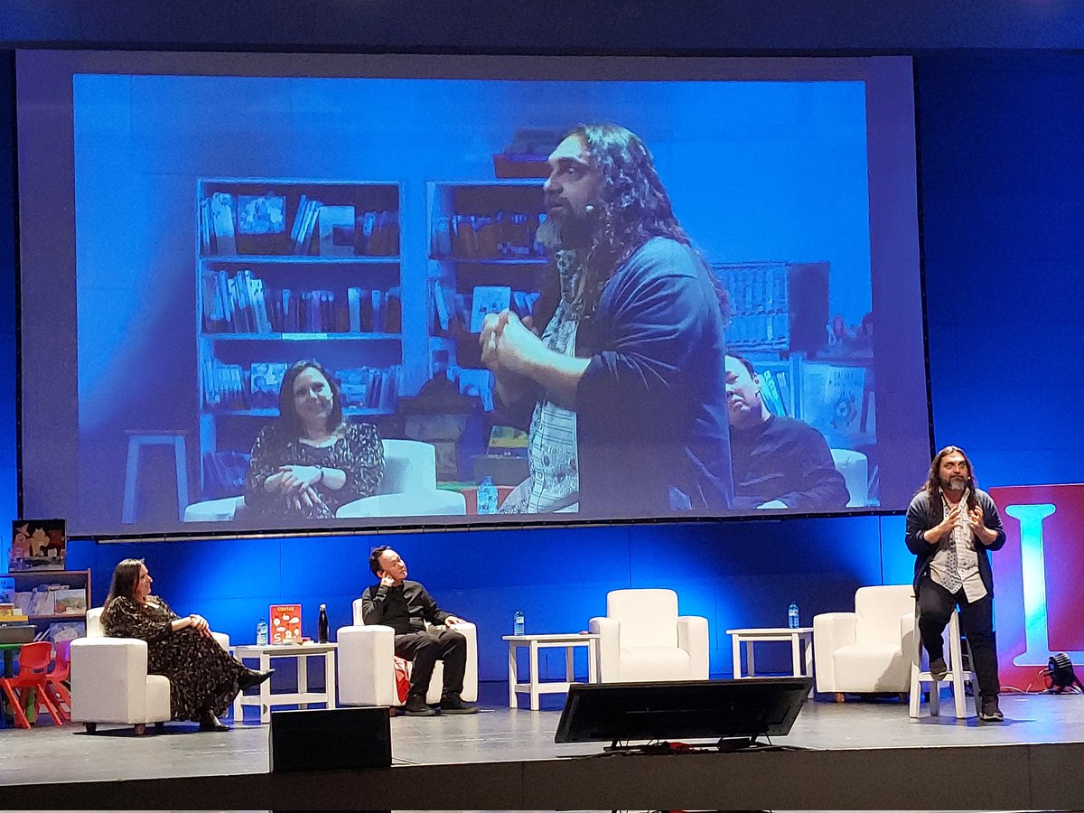 jmanuelgarrido's tweet photo. Reivindicación de la necesidad de más narración oral, también desde las bibliotecas.
Ahora con @pep_bruno y #YoshiHioki
#bibliotecaescolar #bibliotecasescolares #despegamos
#fomentodelalectura #Extremadura #CLM #Albacete #BEREDAB https://t.co/nTeKTZj8wa