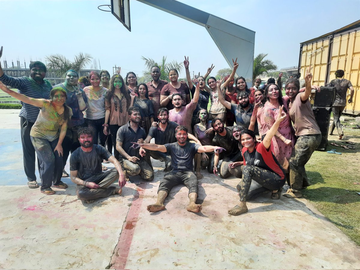 Sandhya28033269's tweet photo. Happy holi guys..
.
.🎨🎊🎊🎊🎊 https://t.co/4Q60QHpbeK