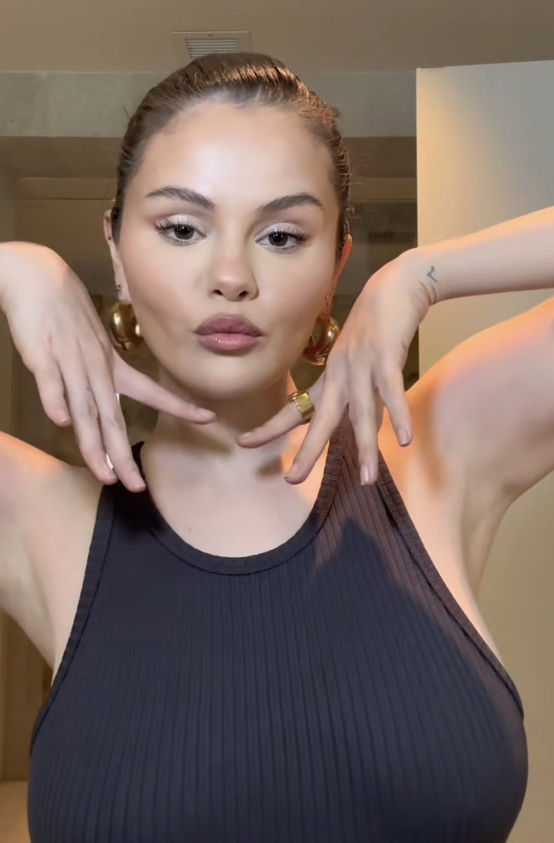 Selena Gomez Shows Her Pussy Lo Selena G My XXX Hot Girl
