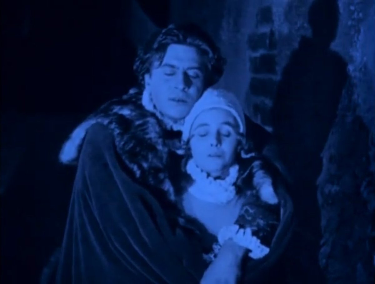 顔のない男 on Twitter 