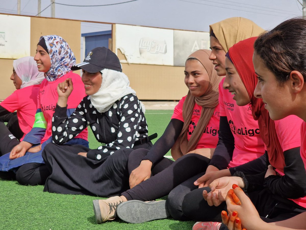 🇯🇴 🚺 En los Campos de Refugiados de Za'atari y Azraq (Jordania), también se celebra el #DiaInternacionalDeLaMujer, con el desarrollo de varias actividades formativas y deportivas. 😊

𝗔𝗽𝗿𝗲𝗻𝗱𝗶𝘇𝗮𝗷𝗲 + 𝗶𝗴𝘂𝗮𝗹𝗱𝗮𝗱 + 𝗳𝗲𝗹𝗶𝗰𝗶𝗱𝗮𝗱

#LaLigaZaatariSocialProject
