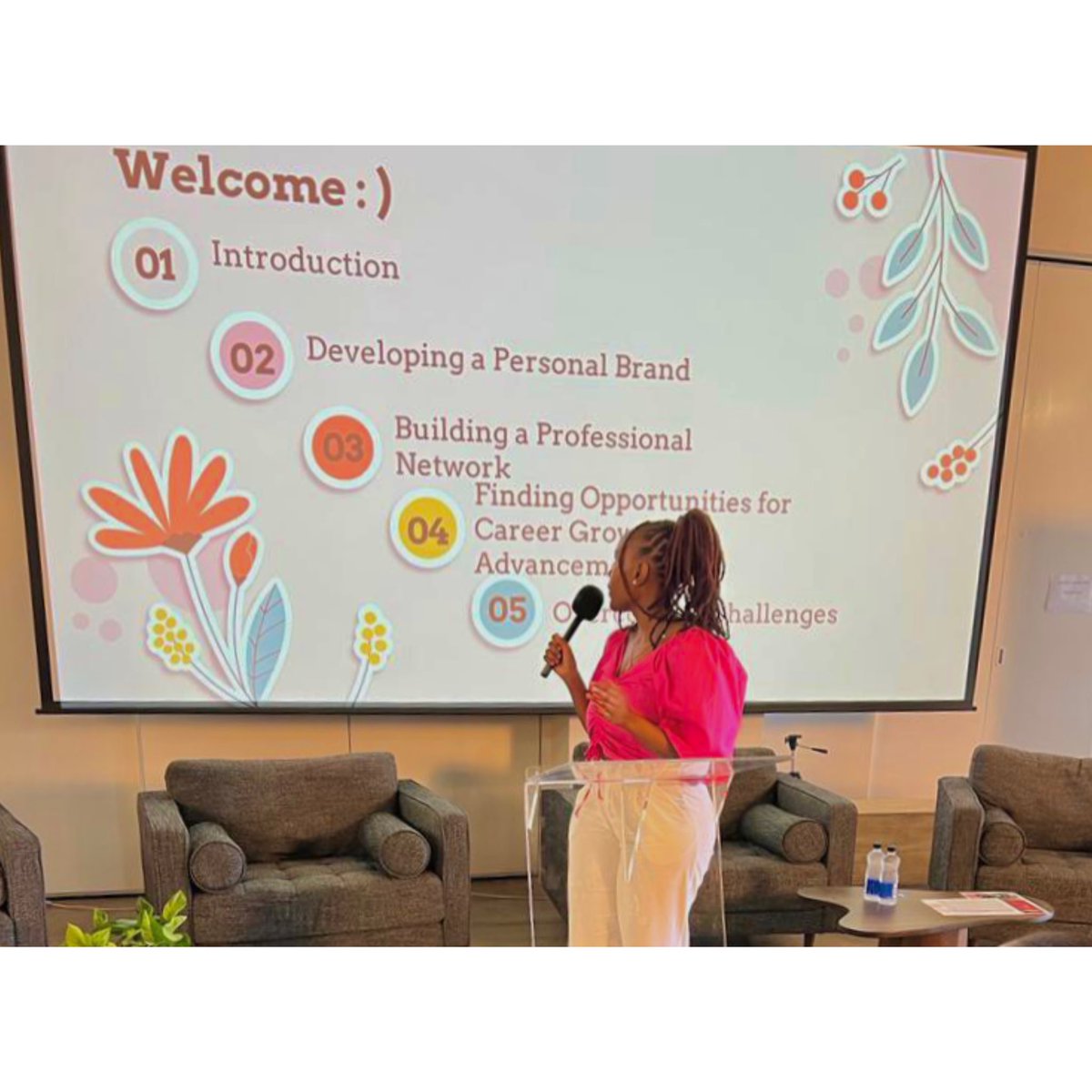 ayandastack's tweet image. Happy #InternationalWomensDay! 💕
I’m so honoured to have had the opportunity to deliver a talk about my career @boxfusion_sa and How to Stand Out as a Graduate, at the #GirlCode ElevateHer Career Fair. 💖
Thank you for having me, @GirlCode_za 💐!