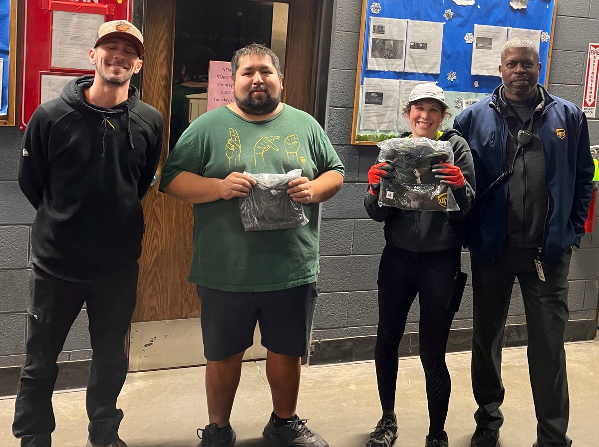 okc_preload's tweet photo. #OKC #Preload #BX4 recognizing #preloaders Orlando & Lane for ZERO MISLOADS yesterday!! Way to go!! 👏👏 #ZeroHeros #UPSers #UPS #EmployeeAppreciation #TeamNOmisloads #SafetyShare https://t.co/Asx5cxK1cv
