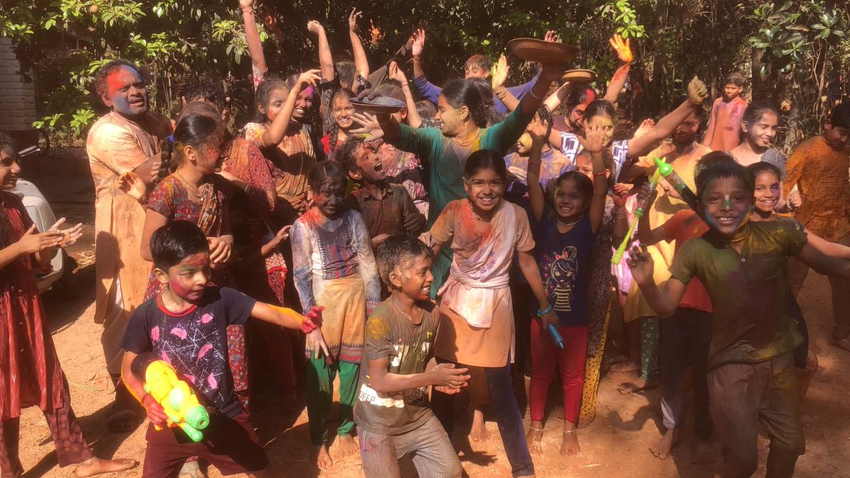 A day full of colours, song, dance, food & lot of water. We @vidyakshetra save water through out the year & don't worry about water getting wasted on holi. Let us #savehindufestivals & not worry about wasting water. Please share how u celebrated holi.
#HoliSpecial #education