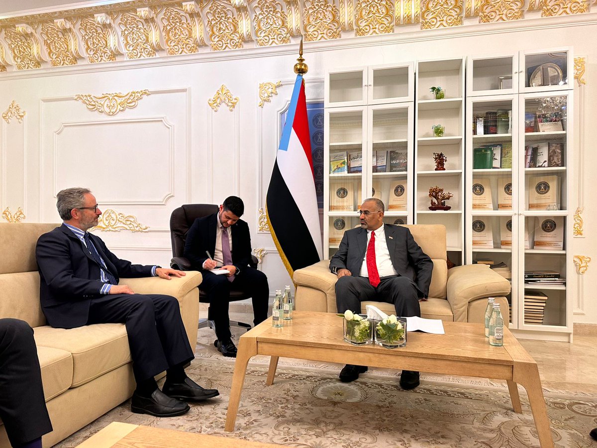I had a constructive meeting today with the head of the European Union delegation to Yemen Ambassador Gabriel Munuera Viñals.
We discussed the UN-led political peace efforts and how to tackle the economic and security challenges facing the PLC across the country .