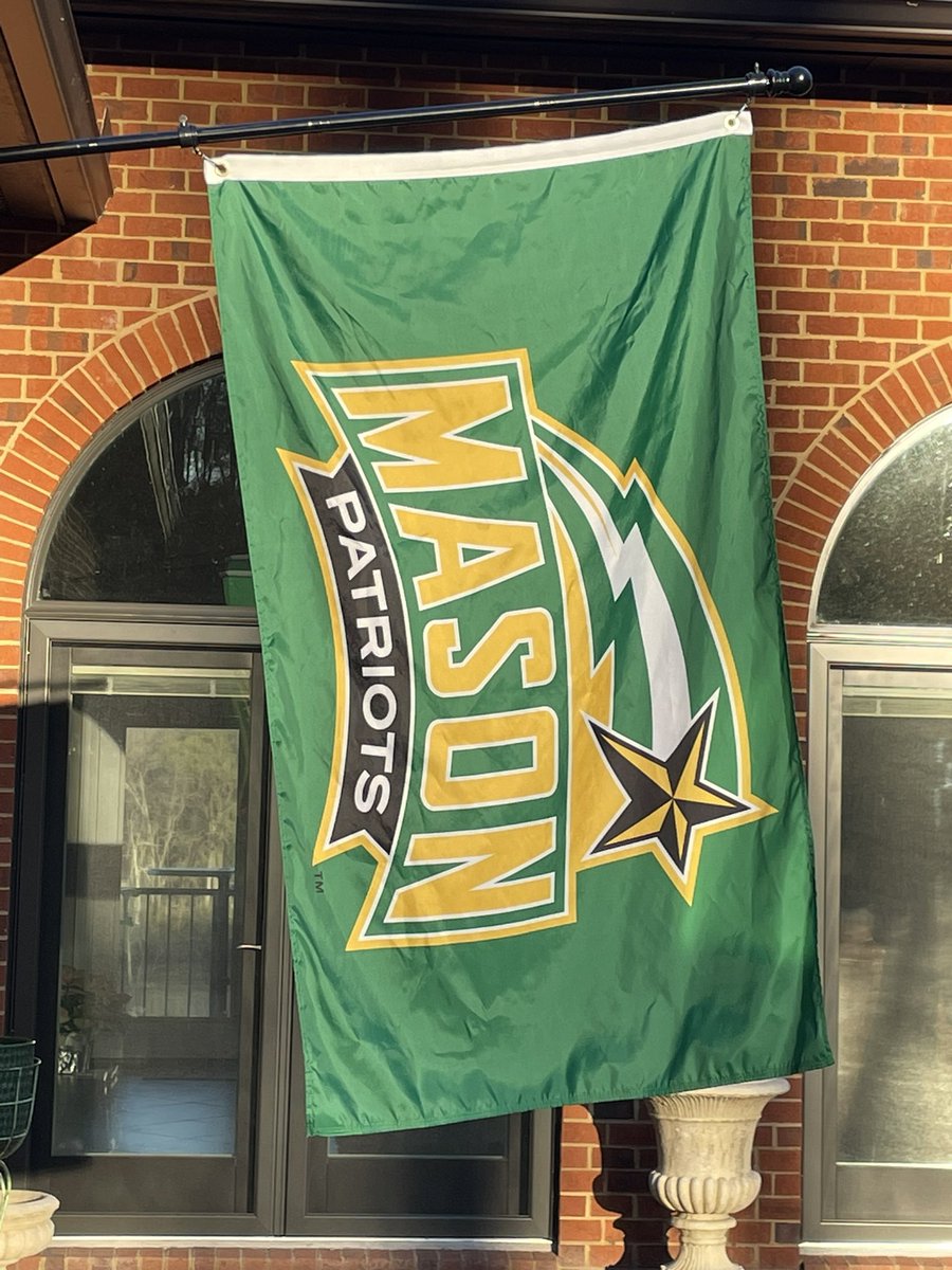 River_Glen_2020's tweet image. It’s Game Day!
@TheRealTick3t @Englishscope24
@MasonMBB @MasonAthletics @gmugreenmachine @A10MBB
#GMUGreenMachine #RockWithUs