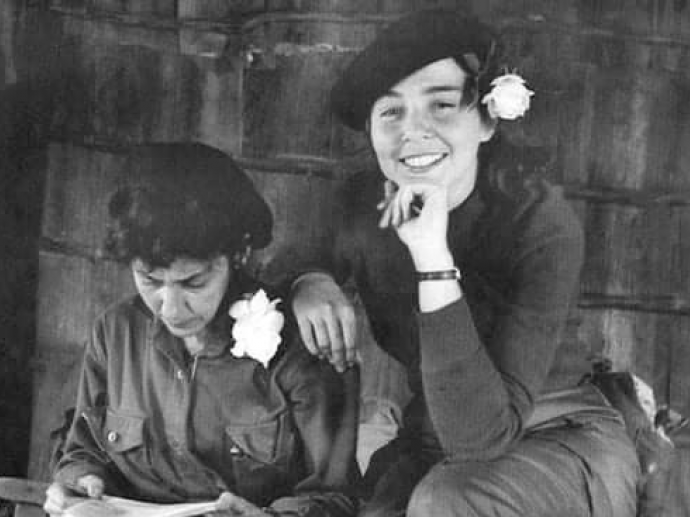 Para la mujer en #Cuba no basta un beso, un abrazo o una felicitación cada 8 de marzo en su Día Internacional, es preciso darles el digno reconocimiento todos los días por marcar la diferencia y convertirse en baluarte de la familia y la Revolución. Felicidades <a href="/aliciarca/">Alicia SosaVelázquez</a>