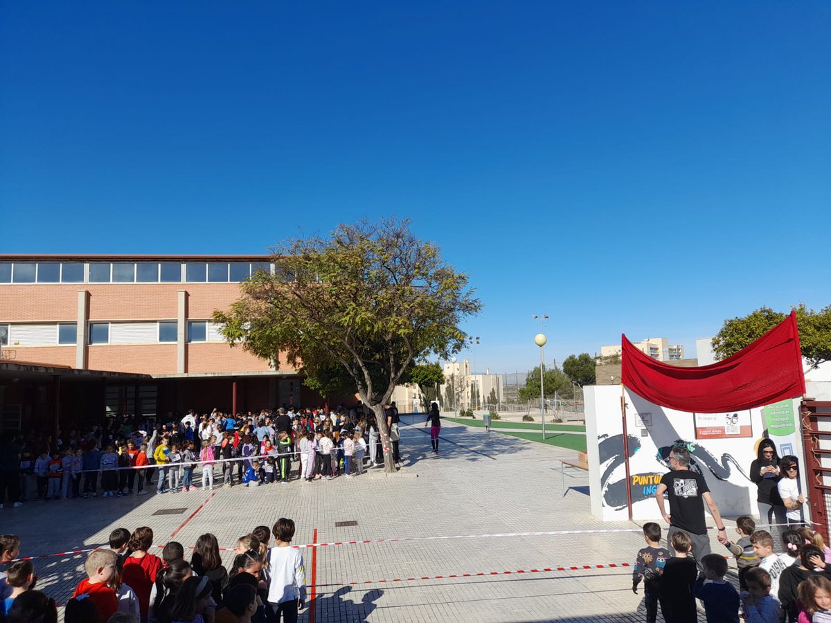AEPMI's tweet photo. Esta mañana en el Colegio Reyes Católicos de Guardamar del Segura, han tenido una Carrera Solidaria con AEPMI! 🏃👩‍🦽
gracias a todos los organizadores, a los participantes y por supuesto a Lucía y familia💚

#carrerasolidaria #runformito #enfermedadesmitocondriales https://t.co/q7CPJppOZG