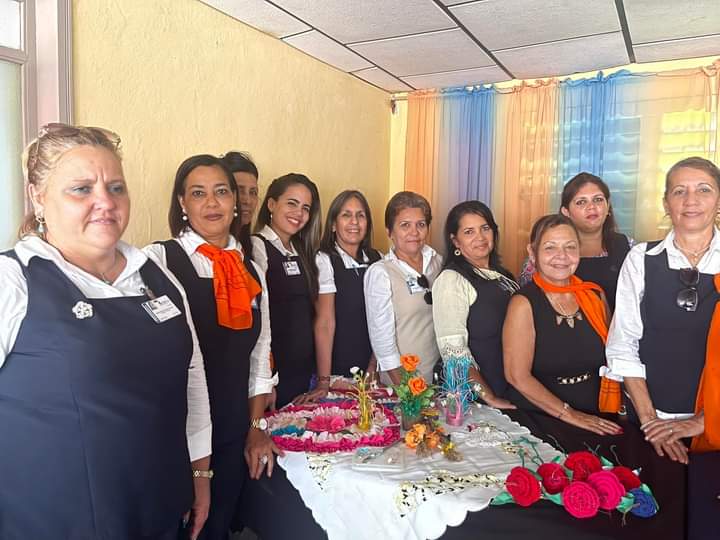 cmariagrm's tweet photo. Desde @ETECSA_Cuba saludamos el #DiaInternacionalDeLaMujer con el compromiso de continuar desarrollando la tecnología y los servicios de telecomunicaciones que contribuyan  a la #TransformaciónDigital de #Cuba 
#ProvinciaGranma 
@ETECSAGranma @BorgesOlivero @carlosr_riera https://t.co/pXHihY0Q7X