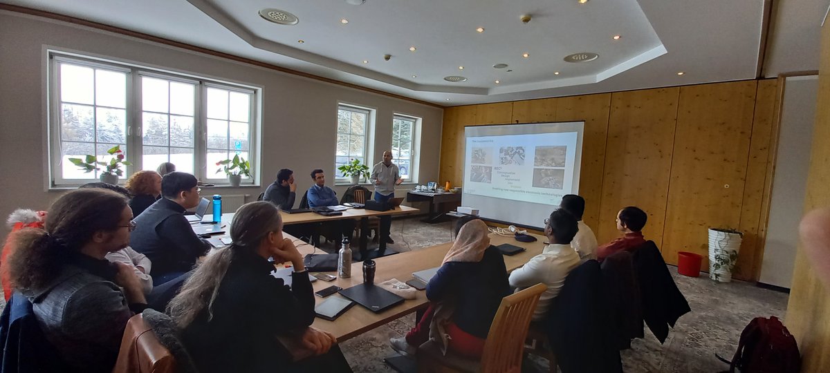 AkashKumar_PD's tweet image. Some highlights from our group symposium (+ mini-retreat) over the last two days!