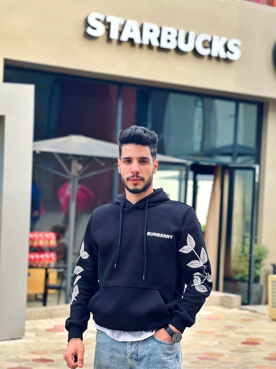 semooxx_'s tweet photo. الصوره من ايديها حلوه ♥️ https://t.co/iQxfwROZjW