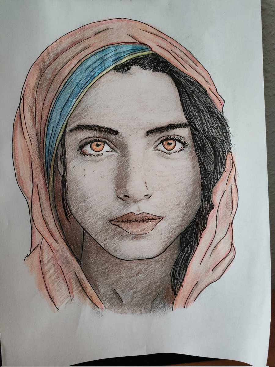 EsterPablos0's tweet photo. Pues hoy os enseño a Ishana Kaur, una de las coprotagonistas de #lacancióndelnómada.
Esta vez he delineado el dibujo con un rotring, para darle más definición. https://t.co/iFlhtlYXeT