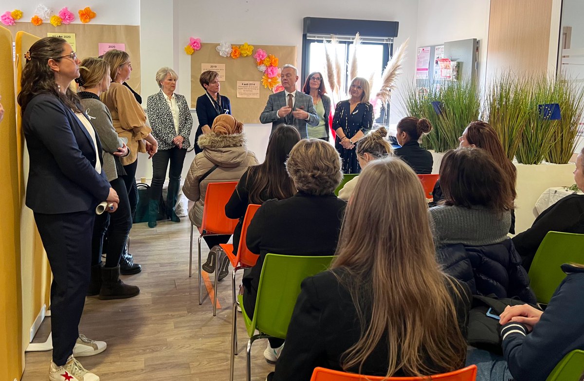 FTravail_Corse's tweet photo. À l'occasion de la #JourneeDesDroitsDesFemmes #8mars @PoleEmploiCorse #LÎleRousse se mobilise pour l’#emploi, la #formation et l’#insertion.
Témoignages de #femmes #extraordinaires 
🌹Vivianne
🌸Julia
🌺Pauline
🌷Michèle
💐Mattéa
#AvecPôleEmploi #TousMobilsés https://t.co/TP3j6qSwn4