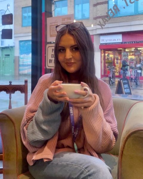 WeAreWaterlooUK's tweet photo. When she's not studying at @LSBU, our Digital Marketing Assistant Hannah Saroli is out and about looking for writing inspiration (or just making the most of what the 'loo has to offer). But where are her fave haunts? Take it away, Hannah... https://t.co/4xS3ZKllpA  #MyWaterloo https://t.co/Md9fM6lftd