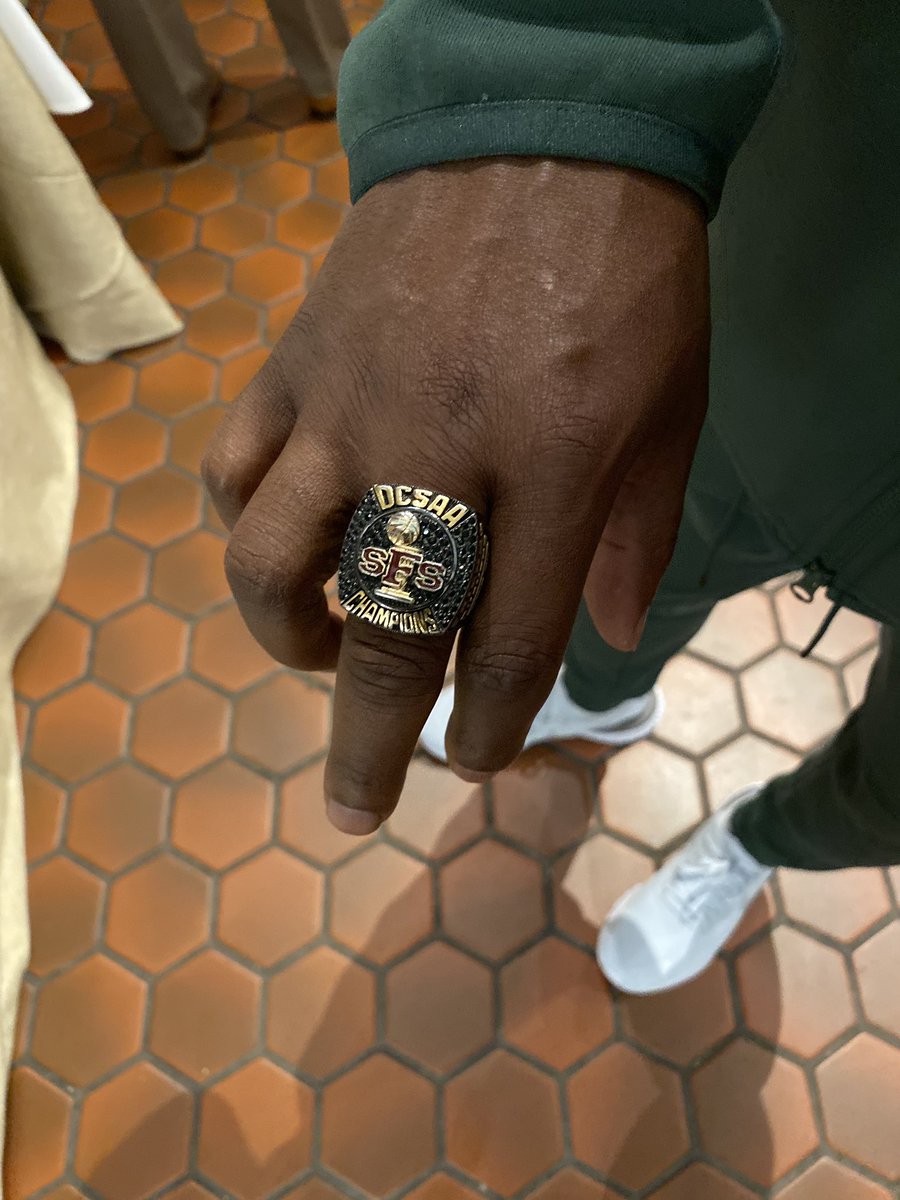 TalentedTenth10's tweet image. We’ve added two more to the trophy case since we won our first state championship 🏆 We going for the #Threepeat next year #SidwellAlumni #FriendOfTheProgram #WeRunDC @sfscoach5