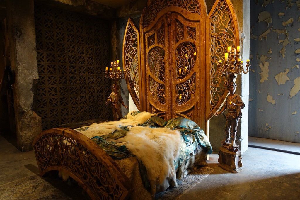 you have to be a whole other level of gay and religiously traumatized to recognize this location