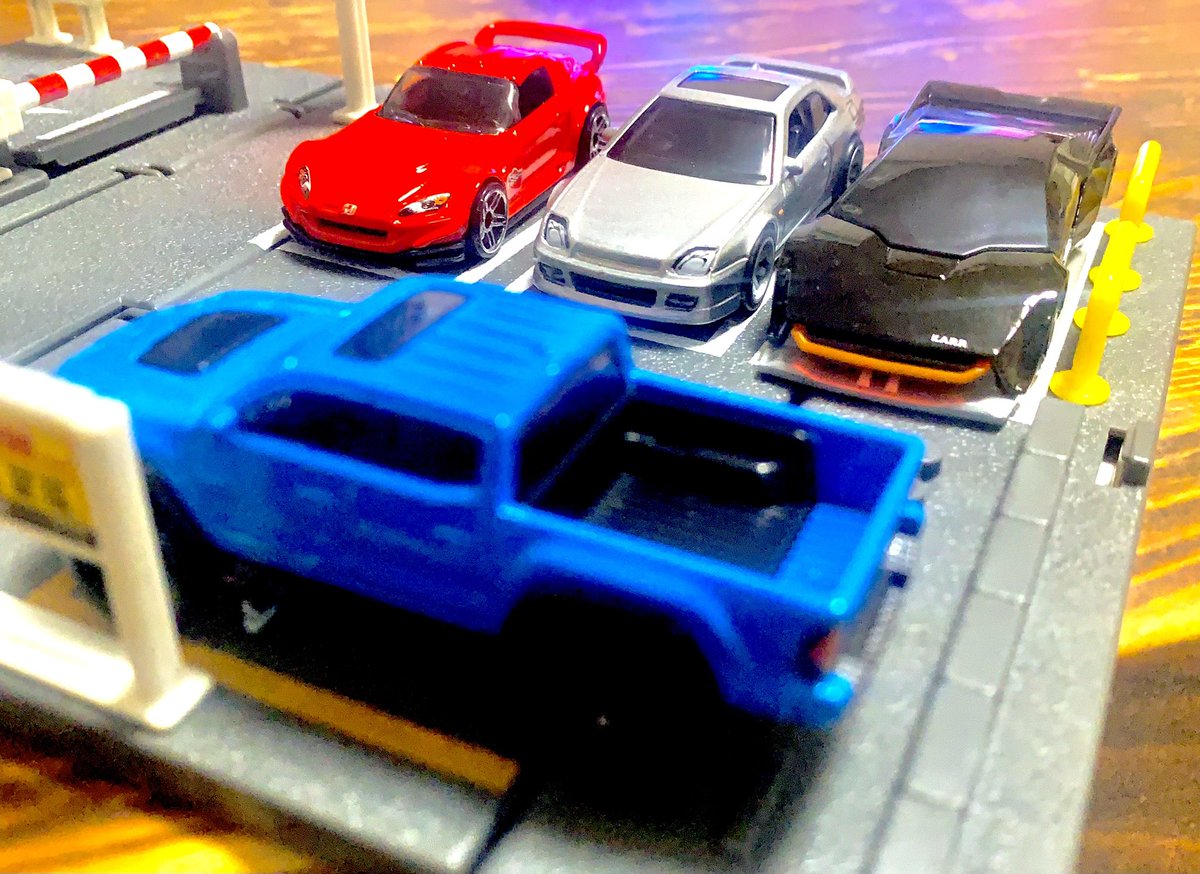 HK2SEEK's tweet image. タイムズパーキング止めてみた。
PRELUDEずっしり(重)KITT CONCEPTめっちゃ、軽かった。カーシェア光岡バディとタコマ！
＃トミカ
＃HOTWHEELS
＃HOTWHEELSPREMIUM
＃パーキング