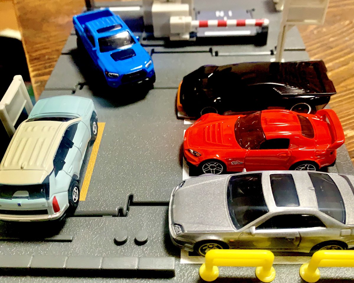 HK2SEEK's tweet image. タイムズパーキング止めてみた。
PRELUDEずっしり(重)KITT CONCEPTめっちゃ、軽かった。カーシェア光岡バディとタコマ！
＃トミカ
＃HOTWHEELS
＃HOTWHEELSPREMIUM
＃パーキング