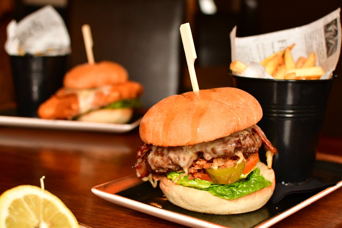 Half price burgers all day today and every Wednesday🍔
Choose from our Yorkshire beef burger, Millers chicken or tasty veggie burger - we've got you covered, complete with all the trimmings and house fries.
Served until 8pm.