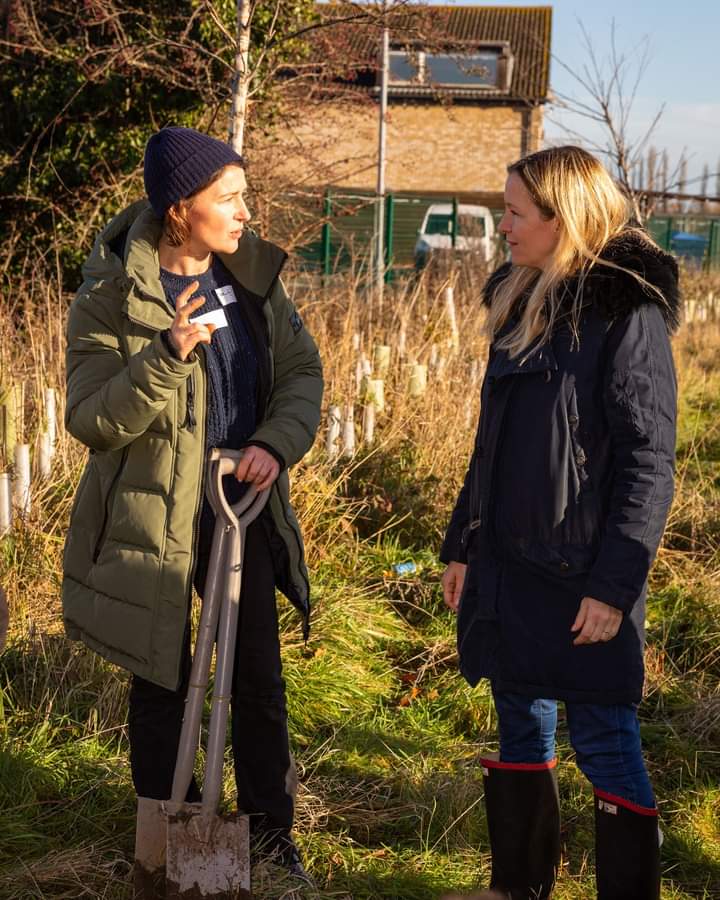 ROOTS4LIFE's tweet photo. 👩‍While it is cold outside, we are celebrating the warmth of some amazing women today who help run Roots4Life! 
🌱🍅🥒🥗

💚And a shout out to our local ward councillors @laurendingsdale and Pat Greenwell who support and help out locally. 
 #InternationalWomensDay 
#Roots4Life https://t.co/ruXx7uwY55