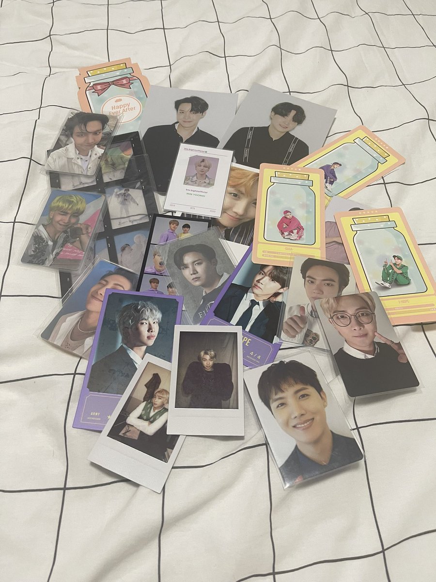 dailyagustDAKS's tweet photo. free mine for everthing 

just reply with #HappyBirthdaySUGA 
like &amp; rt 

then i will twitterpicker the winner 
sf to be shouldered by winner 
no GA accounts pls ☺️ https://t.co/i3FsCOof5Y
