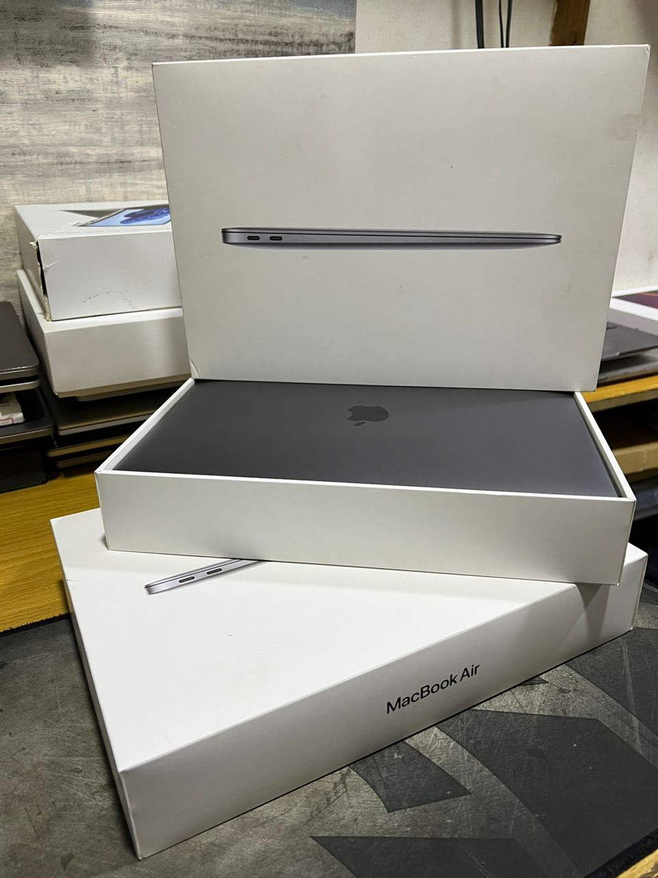 引渡し先決定【引取り限定】M1 MacBook Air  + オマケ付き 引渡し先決定【引取り限定】M1 MacBook Air + オマケ付き