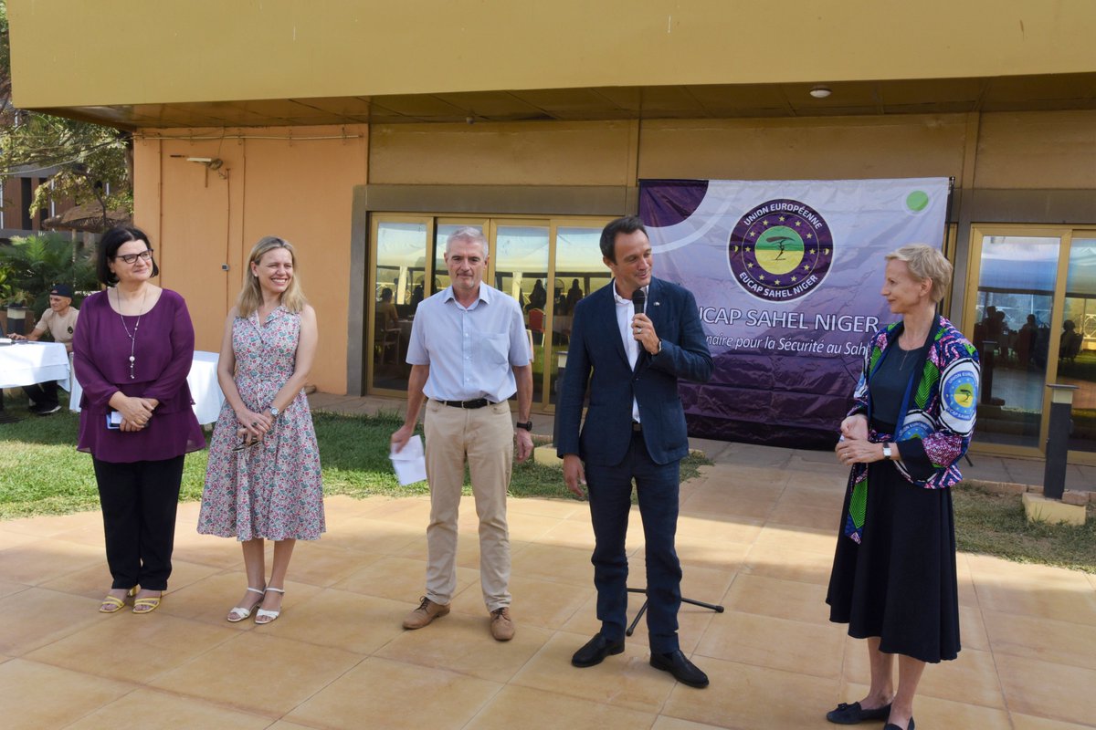dueniger's tweet photo. A l’occasion de la #JournéeInternationaleDesDroitsDesFemmes, petit déjeuner organisé au Grand Hôtel par nos collègues d'@EUCAPSahelNiger! Moment à la fois convivial et solennel, qui a permis de partager l’esprit de cette journée. 
#JIF2023
#TeamEurope
#journéedesdroitsdesfemmes https://t.co/EnftJxPQfu