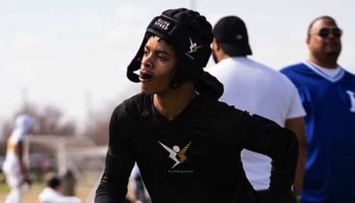EDGYTIM's tweet photo. O'Fallon @OFallonFootball 2024 DB @He12Different Jordan Suggs has already added 8 Division 1 scholarship offers this early spring including his latest on Tuesday from the Miami Redhawks. Suggs breaks down his latest recruiting news and spring plans here https://t.co/2tCPHvBKiD https://t.co/GTbOgg6cJa