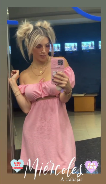 __ms1916's tweet photo. #YoAdmiro tu encanto tu belleza tu forma de ser  nada me hace mas feliz que escucharte en el debraye  @pao_sasso  te mando un abrazo y eres la mejor 

 #PaoSasso #BarbieSasso https://t.co/QiIiSvtlP2