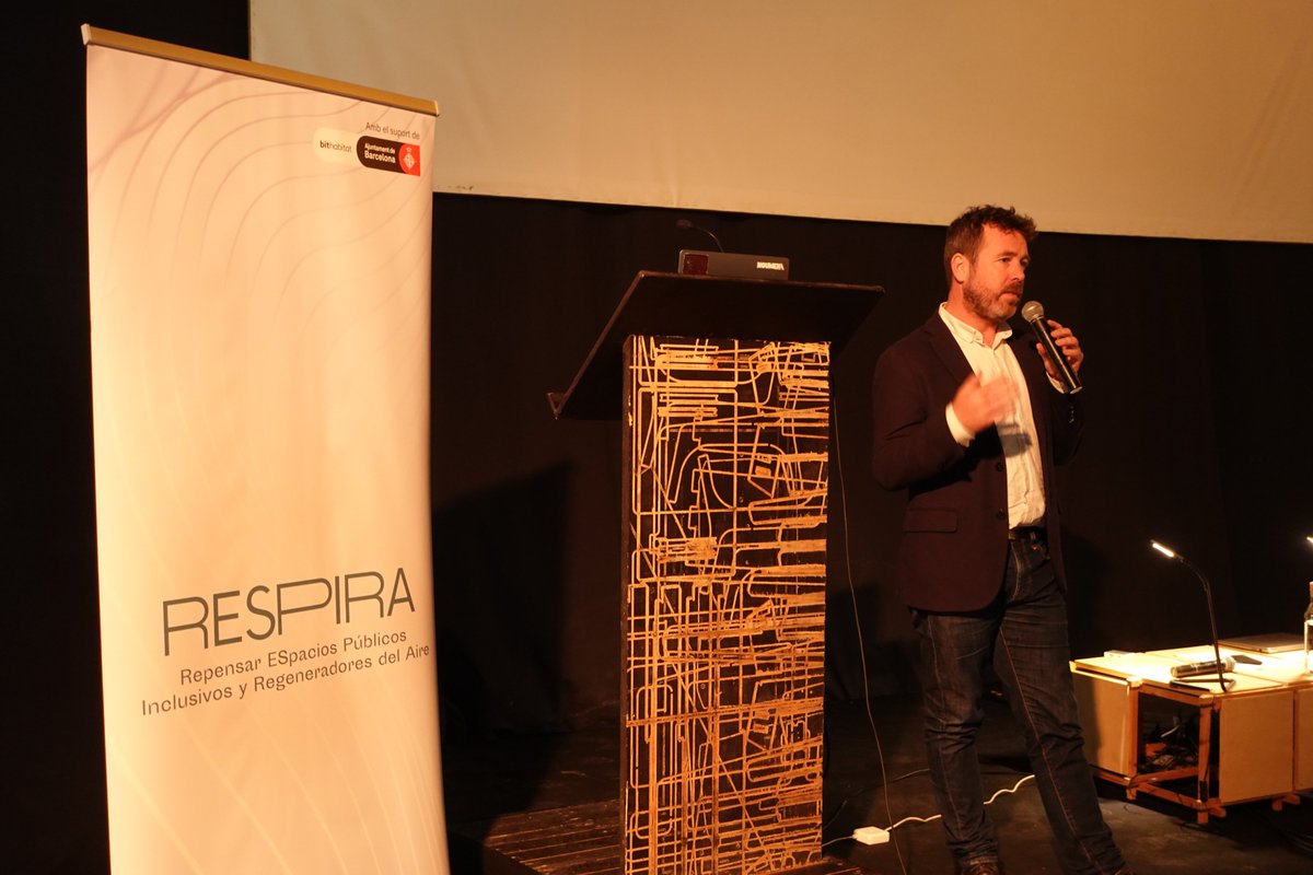 Respira_project's tweet photo. Ayer se ha lanzado oficialmente el proyecto https://t.co/BGkRM8Y57o.P.I.R.A. con el apoyo de #BITHabitat. @IAAC, @NOUMENA_bcn, @PldeEn_Roquetes y la @PoblenouAVV co-diseñarán muebles para el espacio público que mejorán la calidad del aire. @BCN_digital  #BarcelonaInnova https://t.co/wpxSfdjS94