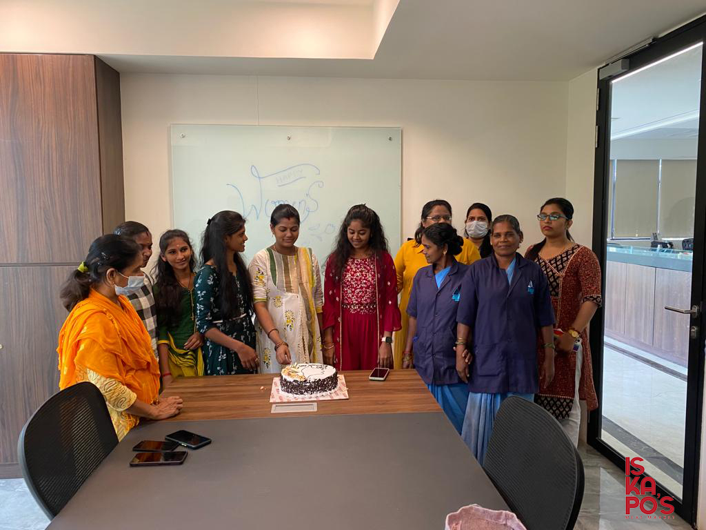 Iskapomeats's tweet photo. Cakes, gifts, fun &amp; laughter. All the women staff had a great time at our #AnEqualMarch #WomensDay celebration at #Iskapos head office. Take a look. Explore the coolest way to buy meat and fish products at https://t.co/eHNyjeFji8 https://t.co/8QKVIwXgrI