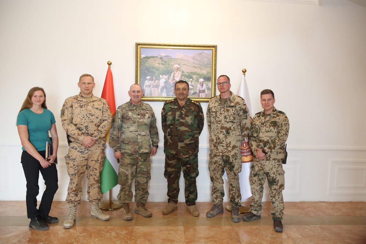 forces_command's tweet photo. A coalition #military delegation led by #Colonel Soria, Deputy Director,CJTF-OIR,Military Advisor Group (North),(@DepDirMAGN ) paid a visit to #Commander #Sihad_Barzani to congratulate him on becoming a #Lieutenant_General.
7/3/2023
#1st_supporting_forces_command https://t.co/BwptbU0RIu