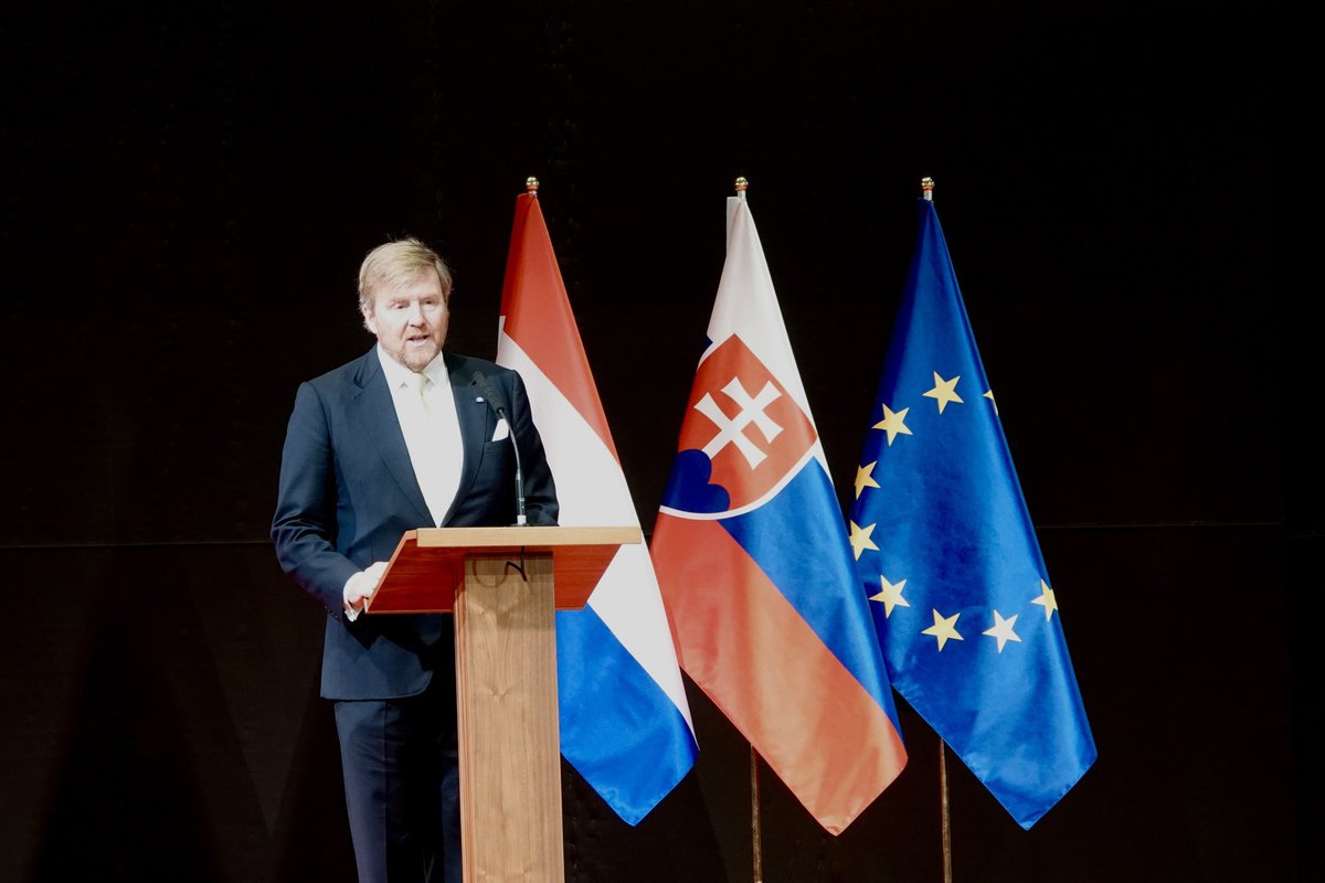 koninklijkhuis's tweet photo. Het Koninklijk Paar en president Čaputová bezoeken het Business Forum ‘The future is now’. Hier wisselen Nederlandse en Slowaakse innovatieve ondernemers ideeën en kansen uit op het gebied van duurzaamheid, gezondheid en circulaire economie.
https://t.co/jGvR8iEICL #NLSlovakia https://t.co/yCzHutEWAI