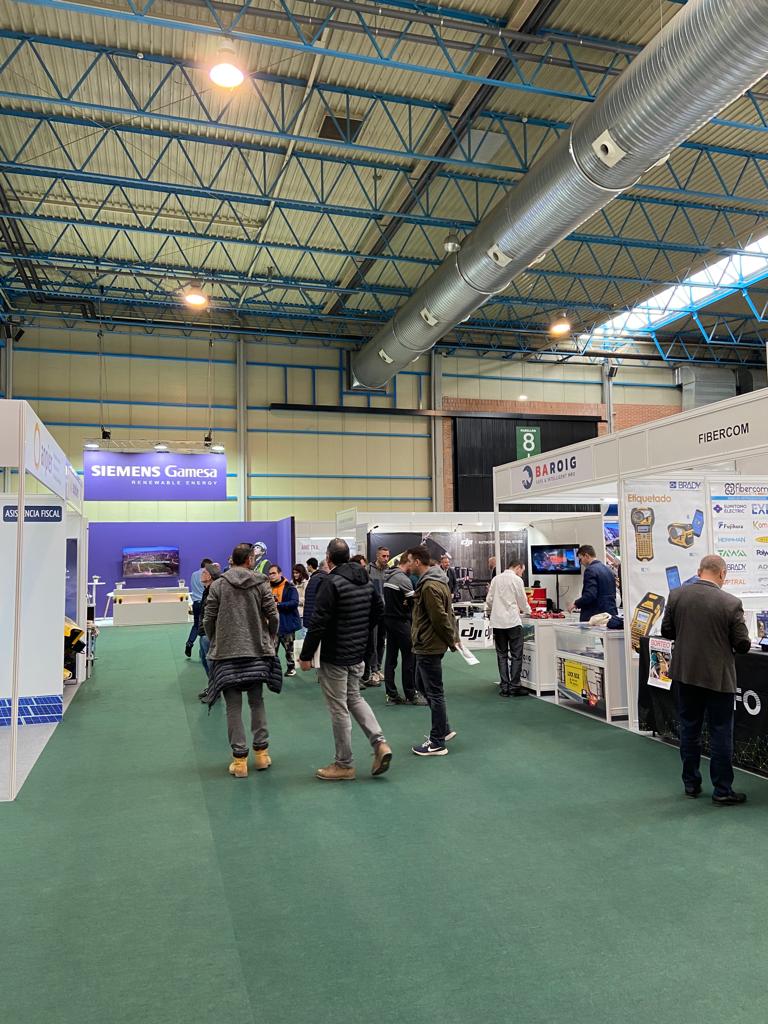 VulkanEspanola's tweet photo. En este #miercolesdeindustria nuestro equipo visita las ferias SMAGUA y EXPOFIMER; esta última, referente internacional a nivel técnico dentro del sector renovable, con amplias oportunidades de networking y análisis de mercados potenciales para  productos VULKAN.😉
#oportunidades https://t.co/nRKVb8FPQ9