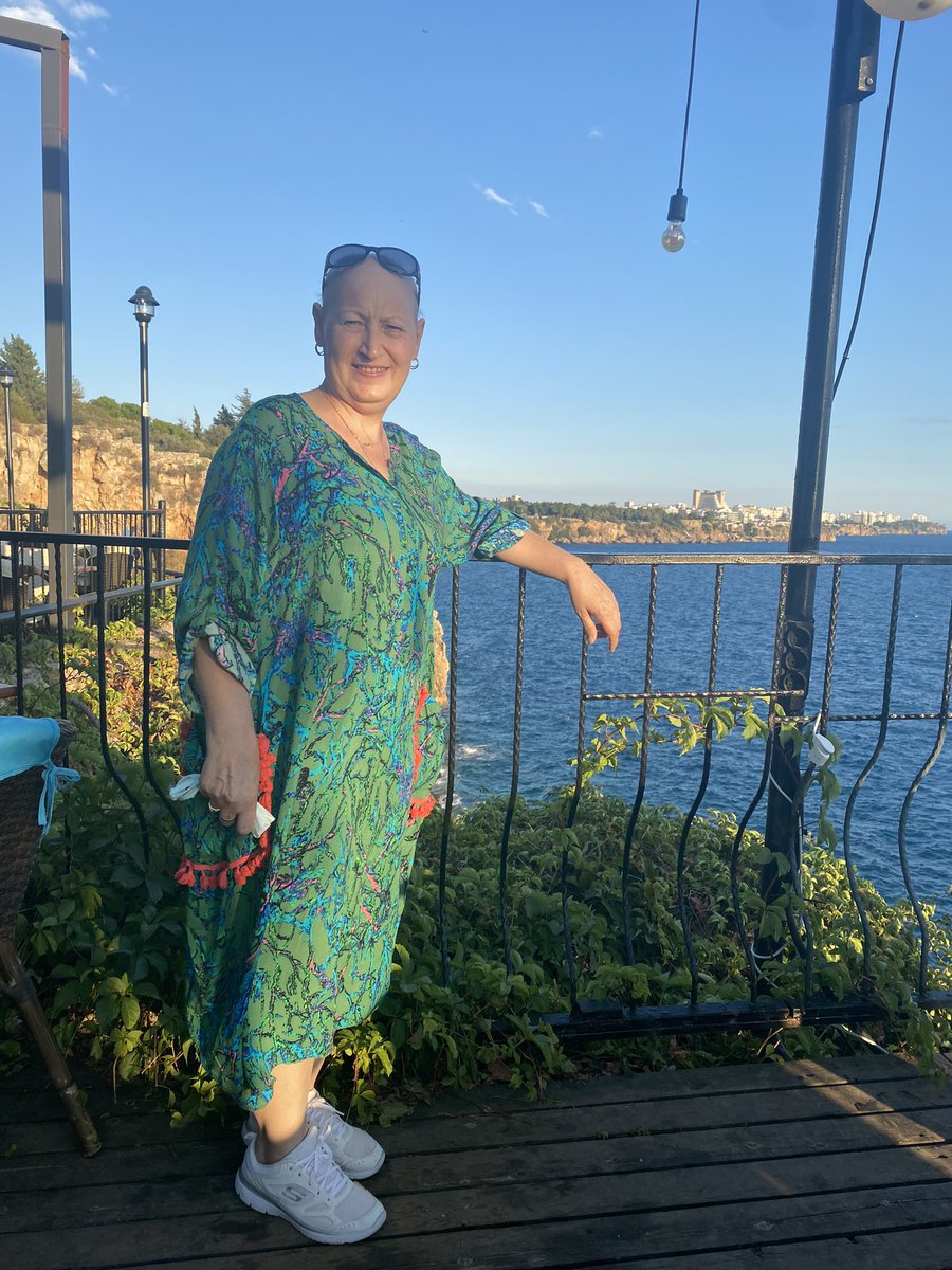 Hayatımın en güzel en güçlü en sevdiğim kadını. Beni böyle yetiştirdiğin için sana minnettarım kadınlar günümüz kutlu olsun 🌹