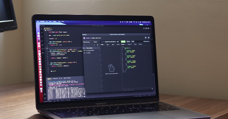 paradigmate's tweet photo. ¿Tardas mucho tiempo en codificar una especificación #OpenApi? La herramienta #OpenApiGenerator nos ayuda a hacerlo con cierta inmediatez. La hemos probado, te contamos cómo funciona 👇